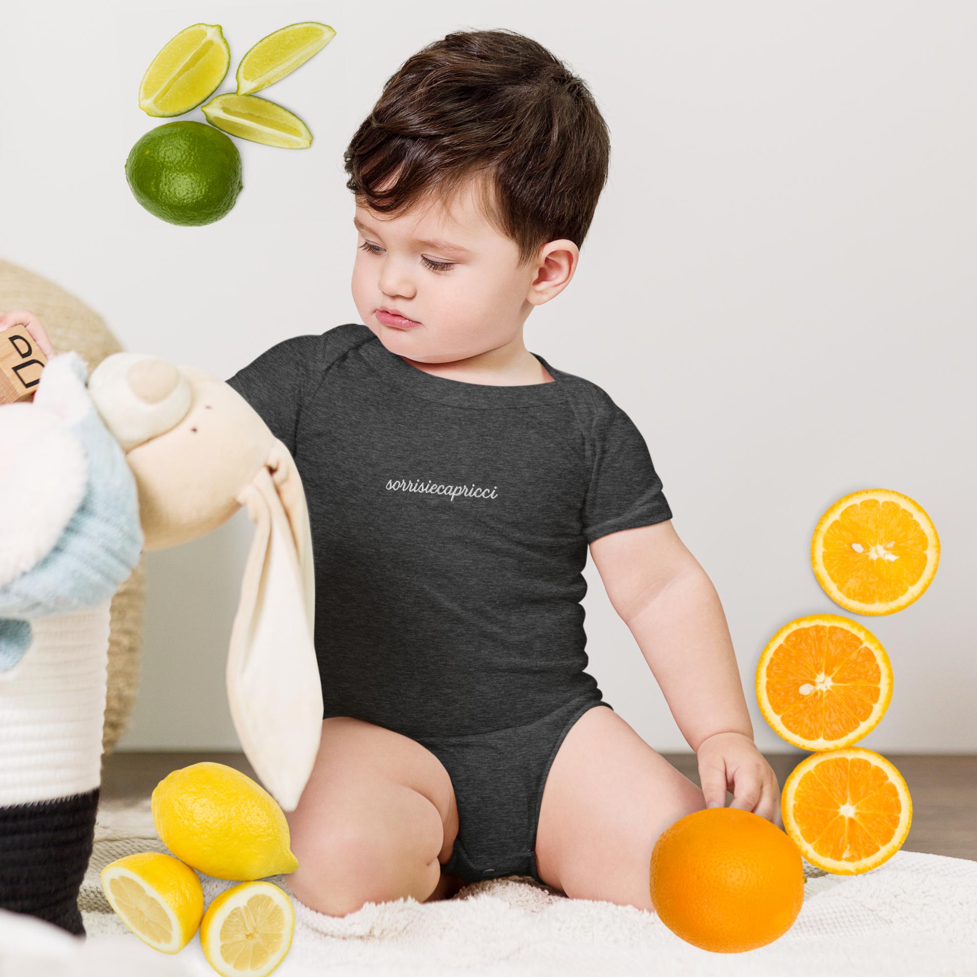 Body a maniche corte "sorrisiecapricci" ricamato - immagine 2